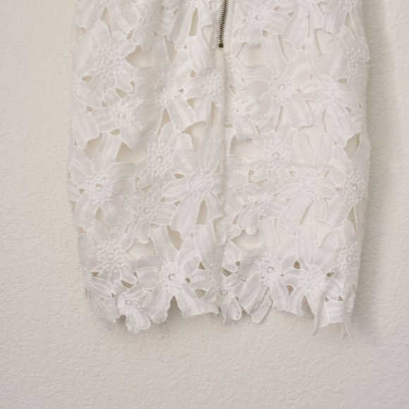 Astr The Label Textured Floral Body Con Dress - Picture 13 of 15